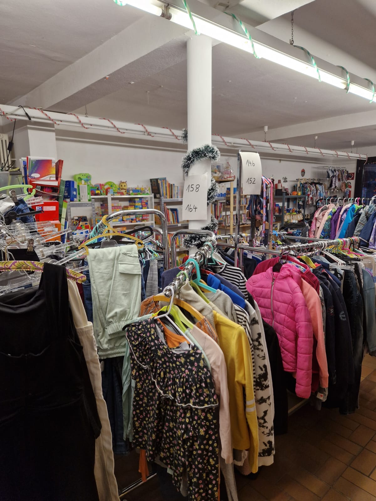 Große Auswahl an Kleidung