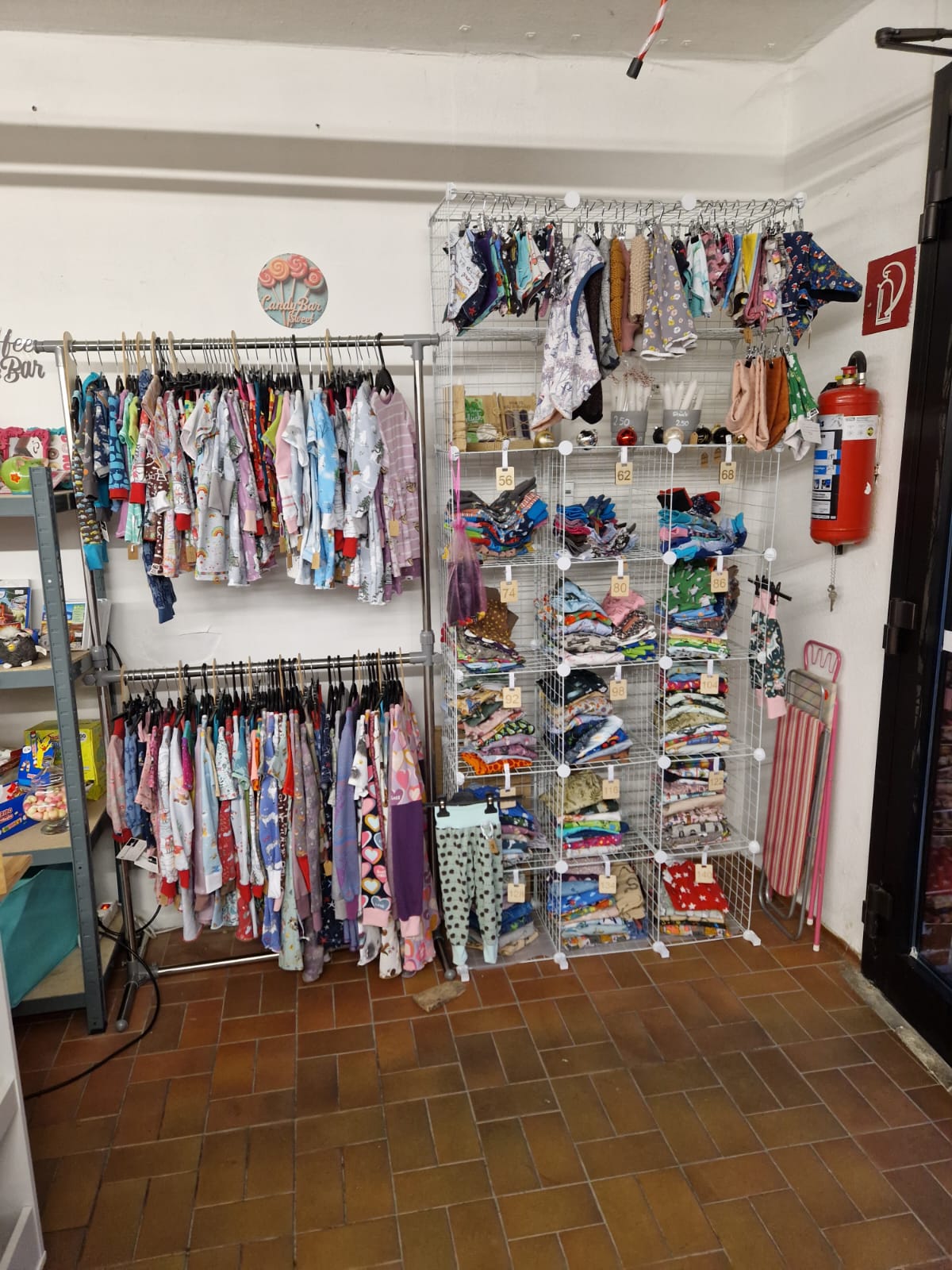 Kinderkleidung nach Größen sortiert